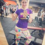 Gurleen Chopra Instagram - Cute or hot ? Waves Gym