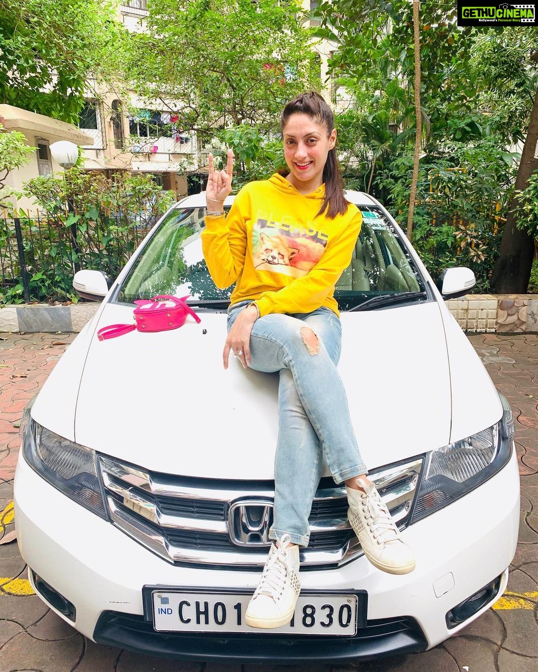 Gurleen Chopra Instagram - Cute but crazy ( happy Dhanteras to everyone) π°πΈπ΅π΄πΆπ°π°π°π°π° Mumbai, Maharashtra