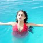 Gurleen Chopra Instagram - Soak your troubles away 🐬🏖️ #saturday 💙 Aamby Valley, Lonavla