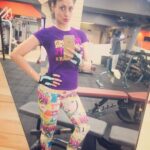 Gurleen Chopra Instagram - Cute or hot ? Waves Gym