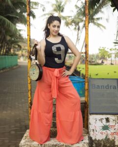 Gurleen Chopra Instagram - Too glam to give a damn 🤘

Wearing @sheinofficial Palazzo.
To shop these palazzo 🎁 Search: 763007  or copy paste this link http://shein.top/bmqrgfs
Do use my special Coupon code "GURLENQ3" 
#sheininfluencer
#SHEINSecretSale #shein #sheingals
📸 @rishabhwalia5 👗 @white_entelope