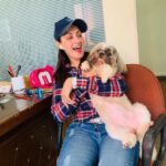 Gurleen Chopra Instagram - Who is more CUTE Me or my new boyfriend Poppins ???? shastri nagar,lokhandwala,andheri west,mumbai