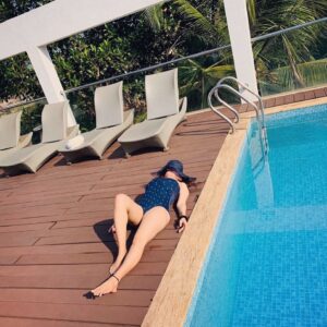 Gurleen Chopra Instagram - Life is Better,,, when you live it on your own Terms 🏊‍♀️ 🏖
