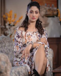 Gurleen Chopra Instagram - I am back,,, be careful.....📸 🎼🎹🎧🎤🎬 ( Parindey movie look ) .
.
.
.
.
.
.
.pic credit @manpreetsinghphotography .
.
.
.
.
. Dress designed by @designer_noor14 .
.
.
.
.
.
.
.
.
#punjabimovies #parindeymovie #dropdeadgorgeous #chandigarh #pollywood #trollpunjabi #chandigarhclub #fivewoodmedia #gurleenchopra #shootmode #punjabiactress #bollywoodactoractress #hotbabe #sensational #newlook #newlife #newstyle