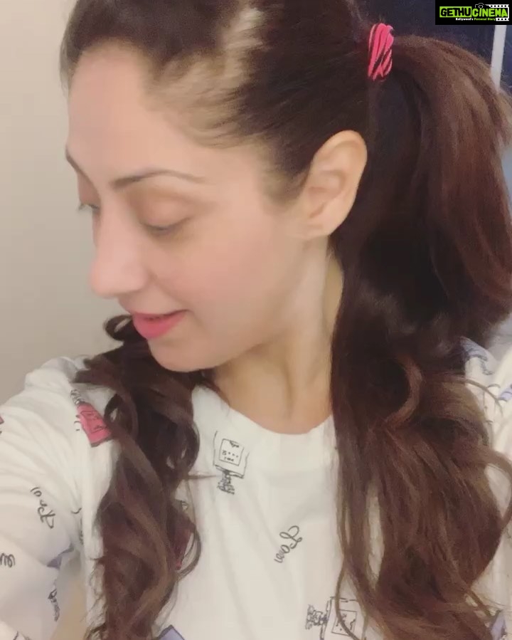Gurleen Chopra Instagram - Maaye meriye ni mainu barra chaa, do gutta kar meriya 🦋 ( school girl look ) . . . . . . . #enjoylife #lovelife #enjoyurowncompany #bff #nofriends #happysoul #happybabe #lifeisbeautiful #dreams #goals #career #gymlover #bollywoodactress #igurleenchopra #schoolgirl Burjuman Mall Bur Dubai