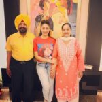 Gurleen Chopra Instagram - No one in this world can love a girl more than her father 👨‍👩‍👧 HAPPY FATHERS DAY . . . . . . . #lovefamily #loveyourfather #familytime #happyfathersday2019 #fatherdaughter #bestmoment2019 #lovemyfather #iloveyoupapa