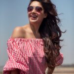 Gurleen Chopra Instagram - Remember Eagle 🦅 do not fly with Pegions 🐦... . . . . Pic credit 📸 @shotfromabhi . . . . . .#flyhigh #fliyingkite #freebird #flying #kite #eagle #lovemyself #dignity #respect #dreams #goals #weekendvibes #happyweekend #punjab #bollywoodactress #bollywoodmovies #punjabiactress #perfectfigure #sexyfigure #myheart #beauty ..... Goa Calangute Beach