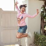 Gurleen Chopra Instagram - Guddi vangu ajj mainu Sajna,,, udaai jaa🏄🏼‍♀️ udaai jaa🏄🏼‍♀️ udaai jaa 🦋 . . . Pic credit 📸 @shotfromabhi . . . . #freebird #newshoot #nomakeup #lookreal #naturallook #fliyingkite #love #fun #happiness #enjoylife #youliveonce #livetothefullest Mud Island
