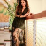 Gurleen Chopra Instagram - Does eyes speak? Tell me in the comments! Wearing beautiful gown from @sheinofficial #Sheingals #shein 💟 • • • Buy this 👗 using my code GurlenQ2 and get discount worth 200 on orders over 2000. Search ID: 618382  http://bit.ly/2INl1gp • • Styled by: @white_entelope MUA: @archanabodgan Pic credit 📸 @rohit_rajputtar Edit By: @paritosh_music Andheri West