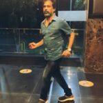 Guru Somasundaram Instagram - Breaking the break dance in break time🙅🏾‍♂️🤷🏾‍♂️ Just bcoz u can't dance, doesn't mean u shouldn't dance #valaiyosai #ilayaraja #breakdance #breakthedance #dontknowdance #letsdance #dance