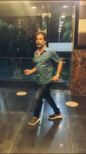 Guru Somasundaram Instagram - Breaking the break dance in break time🙅🏾‍♂️🤷🏾‍♂️
Just bcoz u can't dance, doesn't mean u shouldn't dance

#valaiyosai #ilayaraja #breakdance #breakthedance #dontknowdance #letsdance #dance