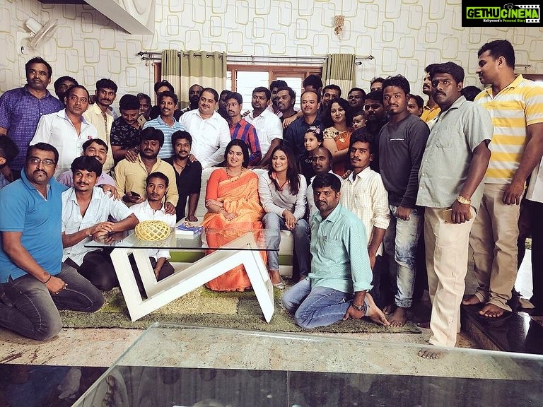 Hariprriya Instagram - Pics from last evening 😇 Kumbalkayi hodedha aa kshana 😋😄 #DOParvathamma