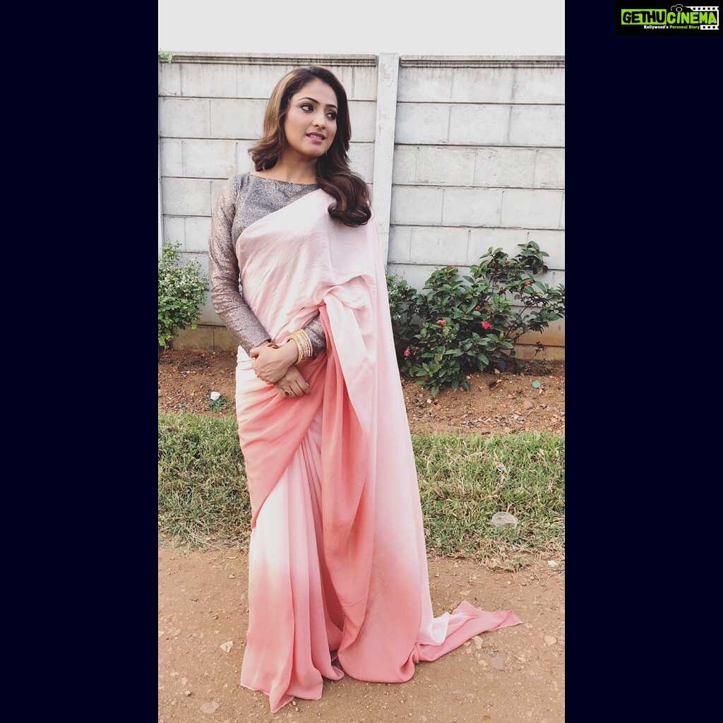 Hariprriya Instagram - Working stills from yesterday’s shoot for #Amazon 😍 Videos & details soon 😉 Pics Credits - @PranavAdityaNeti 🤪