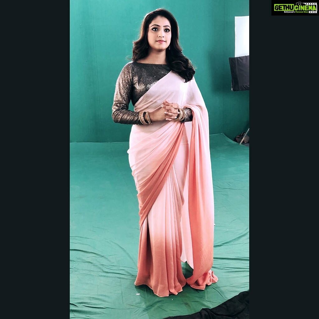 Hariprriya Instagram - Working stills from yesterday’s shoot for #Amazon 😍 Videos & details soon 😉 Pics Credits - @PranavAdityaNeti 🤪