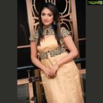 Hariprriya Instagram - Some happy moments from the audio launch that happened yesterday💓💓 #Lifejotheondselfie 😎 Pics by : chithratara manu In case if u guys have missed, #Lifejotheondselfie trailer ❤ https://youtu.be/F63qhr53Kbs #Lifejotheondselfie juke box 😍 Enjoy !!! 😎 Do share your favourite song in the comments below 😬 https://www.youtube.com/user/DBeatsMusicWorld