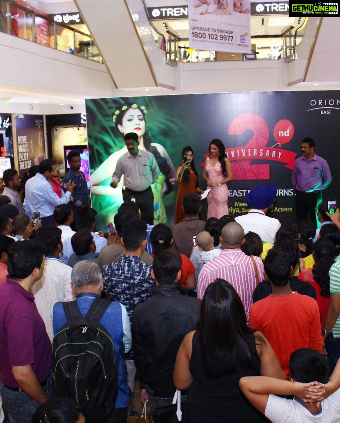 Hariprriya Instagram - Had a great time at Orion east mall(Banaswadi) 2nd anniversary celebrations 😍Big thankyou to each & everyone who came all the way to meet me ❤