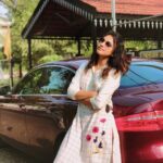 Hariprriya Instagram - Reverie - (n) a state of being pleasantly lost in one's thoughts; a daydream 😍 #HappyWeekend ✨😎