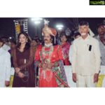 Hariprriya Instagram - ‪Here's to a beautiful night✨ Hearty thanks to #Balakrishna sir for inviting me over to Lepakshi for such a lovely event🤩Sincerely honored to shared the stage with CM Chandrababu Naidu garu & other dignitaries. Some best moments for you guys.‬ ‪#aboutlastnight 🌙‬ ‪#LepakshiUtsavam ‬