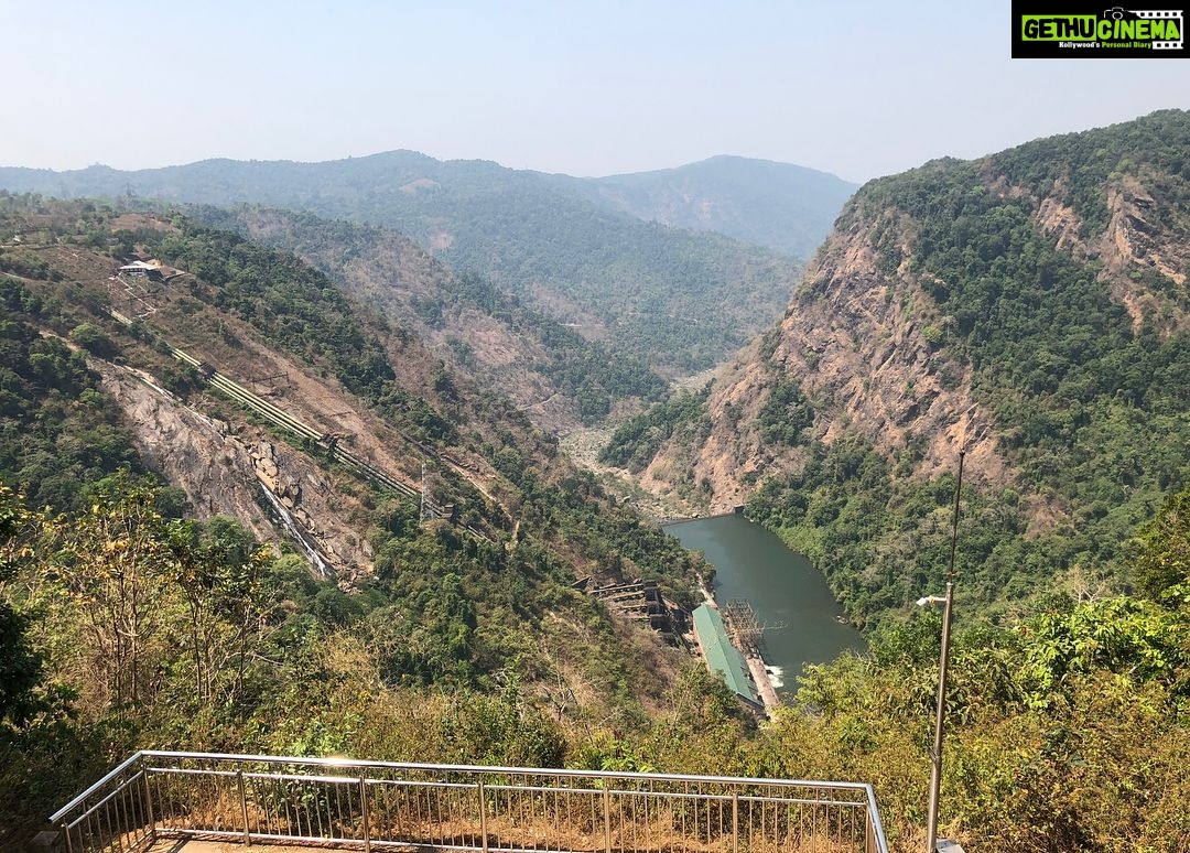 Hariprriya Instagram - #Jogfalls ❤️ View from my room 😍 But no water 😧 #Summer effects 😣