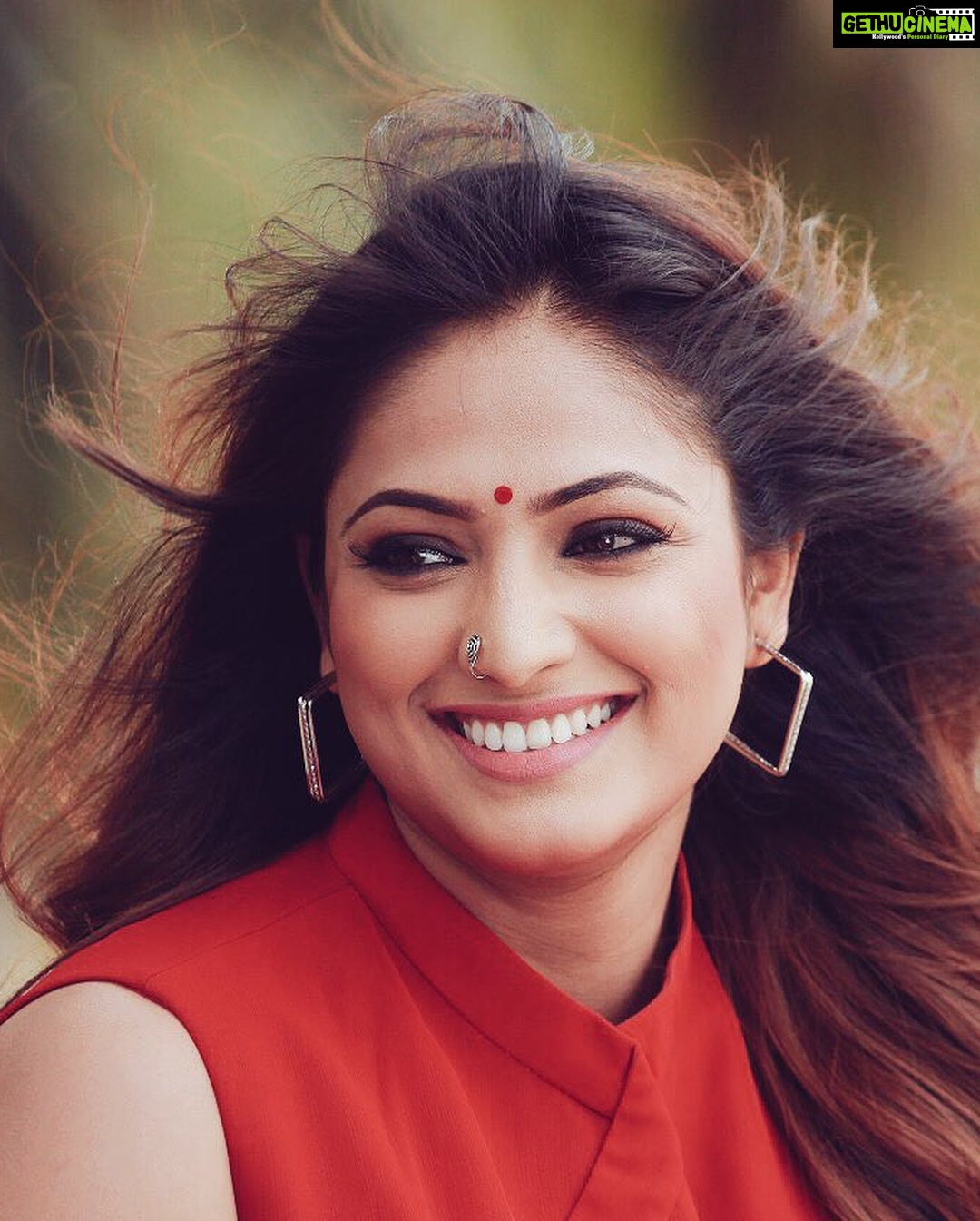 Hariprriya Instagram - #Samhaara releasing tomorrow ❤️ just one day to go for My 3rd release this year already😍Excitement is increasing🙈😬 #movie #releasingon9th #releasingtomorrow #loveforacting 😇