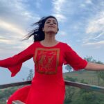 Hariprriya Instagram - Nature always wears the colors of the spirit❤️ #TravelGoals #TuesdayVibe #Wanderlust #loveholidays