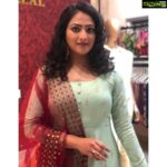 Hariprriya Instagram - Elegance is the only beauty that never fades ✨🥰 #MondayMood #MondayVibes Wearing @jayanthiballal ❤️ MUA - @mua_disha_achaiah 🤩
