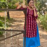 Hariprriya Instagram - When you are on a call with him !! 🥰 and you are asked to pose 🙄!! Swipe ◀️ to know what I did! #SaturdayMood #saturdayvibes #petromax #shootlife #mysuru Mysore, Karnataka