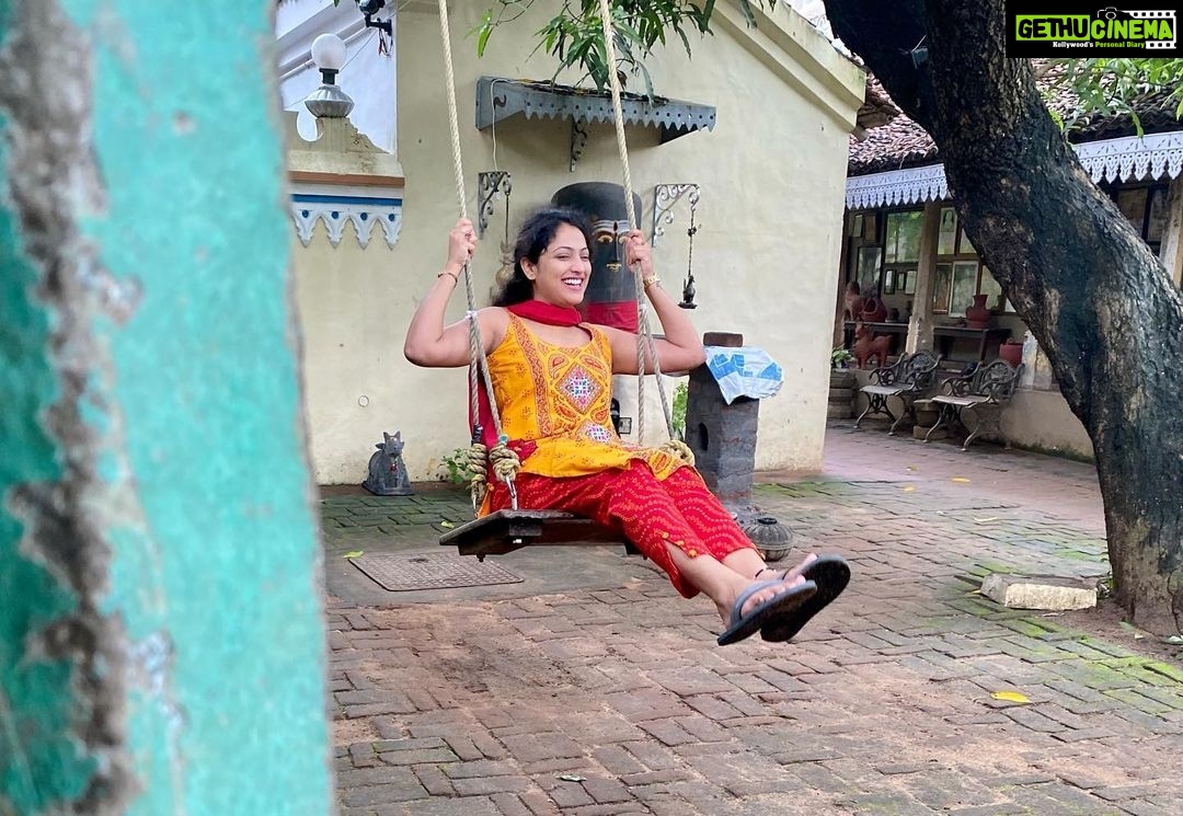 Hariprriya Instagram - Swing out... your dreams are within reach 🤩❤️ #tuesdaymotivations #tuesdayvibes