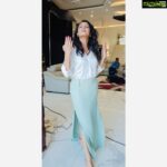 Hariprriya Instagram - Inhale Confidence, Exhale All your Doubts! The right attitude for #Wednesday 😎 #ShootLife #shootlifeisthebestlife #wednesdaythoughts