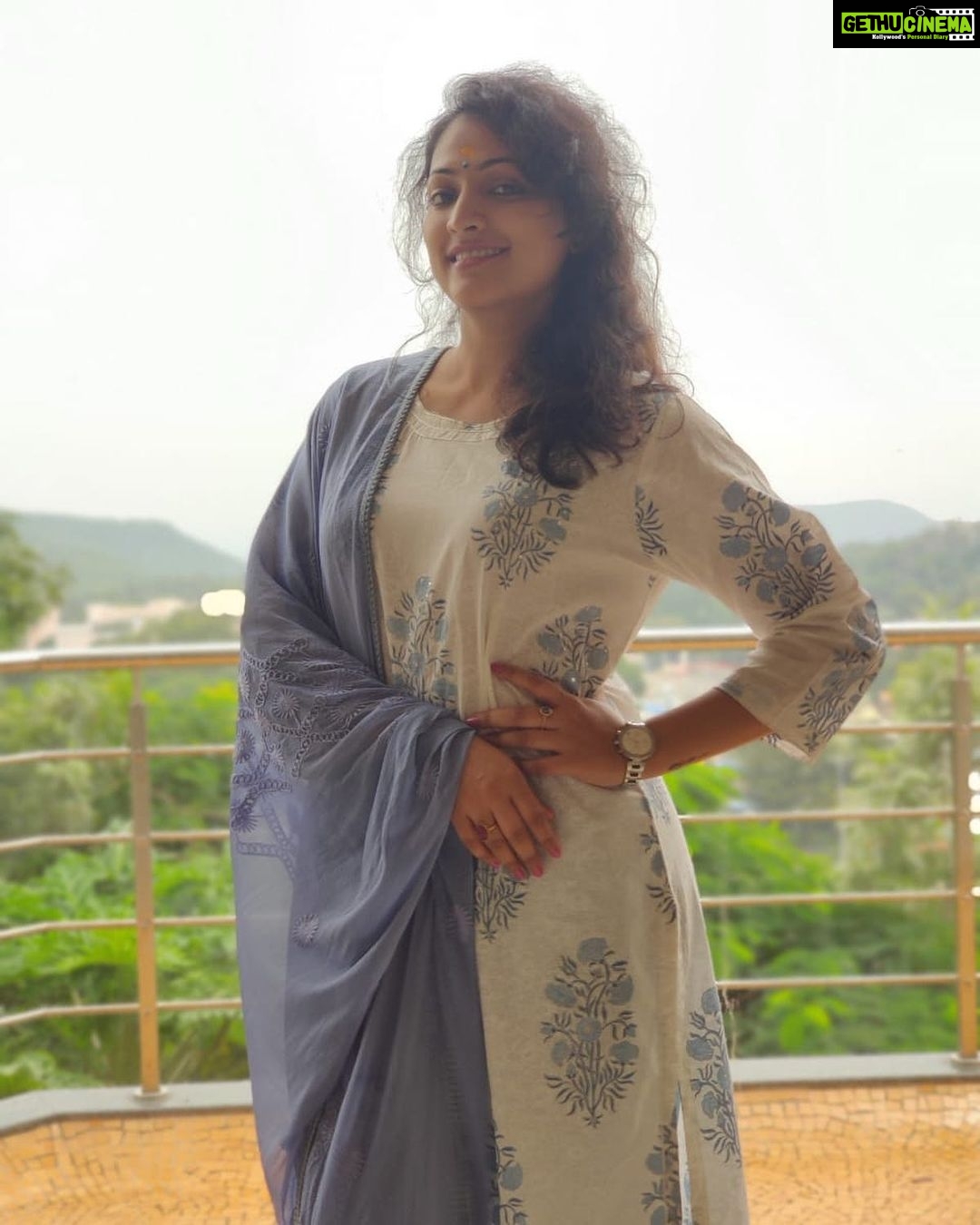 Hariprriya Instagram - ನನ್ನ ಎಲ್ಲ ಕನ್ನಡಿಗರಿಗೆ, ಕನ್ನಡ ರಾಜ್ಯೋತ್ಸವದ ಶುಭಾಶಯಗಳು 😍❤️ #ಕನ್ನಡರಾಜ್ಯೋತ್ಸವ #ಕನ್ನಡರಾಜ್ಯೋತ್ಸವ2020 #ಕನ್ನಡ_ರಾಜ್ಯೋತ್ಸವದ_ಶುಭಾಶಯಗಳು #ಕನ್ನಡರಾಜ್ಯೋತ್ಸವ #Kannadarajyotsava #Kannada #KarnatakaRajyotsava