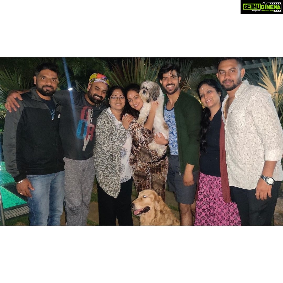Hariprriya Instagram - First post of 2021 πππ» My wishes might be late, but you all are always in my heart π₯°β€οΈThis is definitely our year π€©π₯³ May all of us be blessed with good health, happiness, and everything our heart desires! Happy new year friends β€οΈπ€π #HappyNewYear #HappyNewYear2021
