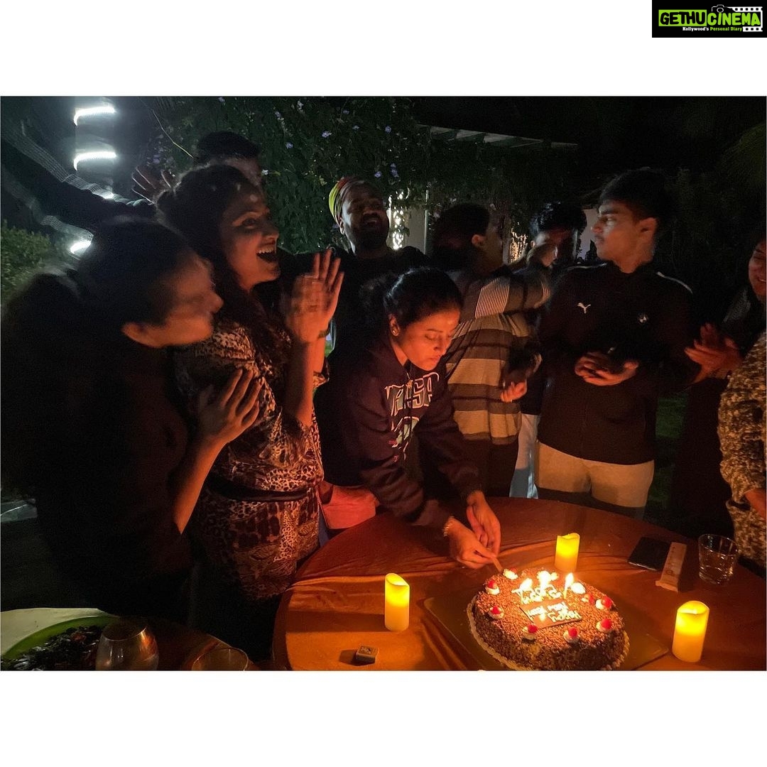 Hariprriya Instagram - First post of 2021 😍💃🏻 My wishes might be late, but you all are always in my heart 🥰❤️This is definitely our year 🤩🥳 May all of us be blessed with good health, happiness, and everything our heart desires! Happy new year friends ❤️🤗💐 #HappyNewYear #HappyNewYear2021