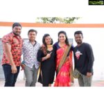 Hariprriya Instagram - Such a sweet gesture by a group of fans who came to wish me and the team on the sets of Petromax 😍😍 Moments like these will stay close to my heart forever and I am overwhelmed by your love ❤️🥰Thank you guys for the wonderful H shaped cake and gifts🤩🥳 #SundayMorning #FANLOVE #sundayvibes Mysore, Karnataka