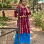 Hariprriya Instagram - When you are on a call with him !! 🥰 and you are asked to pose 🙄!! Swipe ◀️ to know what I did! #SaturdayMood #saturdayvibes #petromax #shootlife #mysuru Mysore, Karnataka