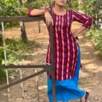 Hariprriya Instagram - When you are on a call with him !! 🥰 and you are asked to pose 🙄!! Swipe ◀️ to know what I did! #SaturdayMood #saturdayvibes #petromax #shootlife #mysuru Mysore, Karnataka