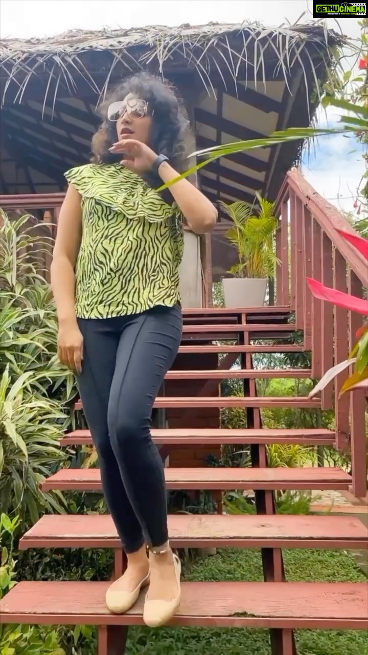 Hariprriya Instagram - Be the energy you wanna attract✨ 🥰 #Tuesdaymood #transitions