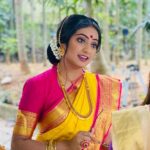 Hariprriya Instagram - Catch me on Sangharsha serial at 7pm this #navarathri 🤩
