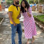 Hariprriya Instagram - Pictures from the Pooja today! 🤩 All set for another new, exciting journey😍 #Petromax directed by Vijay Prasad sir 😎 After #NeerDose became one of our most talked about films, we are coming together again for an amazing script ❤️ I'm excited for many reasons! 💃 Looking forward to share the screen with @sathish_ninasam_official for the first time 😎. Shooting has begun in #nammamysuru 😬