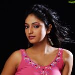 Hariprriya Instagram – Sometimes, you can’t help being possessive about things you love 🤷🏻‍♀️ Read “What’s mine is mine” on babeknows.com to find out more! 🤩 Link in the bio 

#babeknows #babe #knows  #Hariprriya #bangalore
