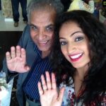 Hariprriya Instagram - ಕೊರೊನಾದಿಂದ ವಿಮಾನಯಾನವೇ ಬಂದ್.. ಆದ್ರೂ ನಡೆಯಿತು.. “ದತ್ತಣ್ಣನ ಜೊತೆ ಮಂಗಳಯಾನ” 🤩 Read in Babeknows.com now ❤️ Link in the bio #babeknows #babe #knows #Hariprriya #bangalore #dattanna