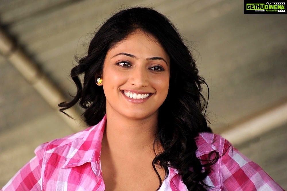Hariprriya Instagram - Never seen before pictures of me and my family. The best thing you'll ever see this quarantine 😜😉 Take a look at "Kodak Photography" on babeknows.com 💁♀️📷 Link in the bio #babeknows #babe #knows #Hariprriya #bangalore