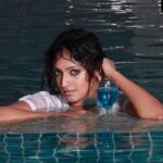 Hariprriya Instagram - “ಆವತ್ ಕುಡಿದಿದ್ದು ಇನ್ನೂ ಮರೆತಿಲ್ಲ!” ಹೌದು.. ಯಾವತ್ತೂ ಮರೆಯೋಕಾಗಲ್ಲ!! To know more read on Babeknows.com now 🤩 Link in the bio #babeknows #babe #knows #Hariprriya #bangalore