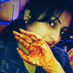 Hariprriya Instagram - ಅವನ ಪ್ರೀತಿಗೆ ಕೈಯೇ ಕನ್ನಡಿ ! 🥰 Read to know more 👉🏻 Babeknows.com . Link in the bio #babeknows #babe #knows #hariprriya #bangalore