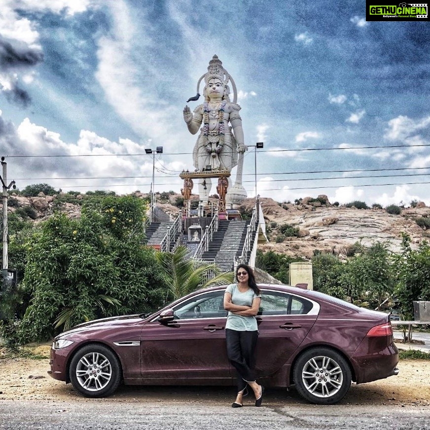 Hariprriya Instagram - Do u wanna know about my driving skills !? Then read “Confidence is Key” in Babeknows.com 🤓 Link in the bio #babeknows #babe #knows #hariprriya #bangalore #drive