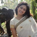 Hariprriya Instagram - “Krishna Krishna” ☺️🥰 Read to know more 👉🏻 Babeknows.com . Link in the bio #babeknows #babe #knows #hariprriya #bangalore
