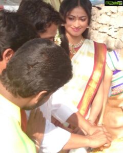 Hariprriya Instagram - Just got married , Check my blog to know the groom ☺️ #Babeknows Link in the bio