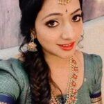 Hariprriya Instagram - ನಗು ನಗುತಾ ನೀ ಬರುವೆ ನಗುವಿನಲೆ ಮನಸೆಳೆವೆ ❤️ Beautiful jewellery by @kiran_bridal_jewellery 🤩 #oldisgold