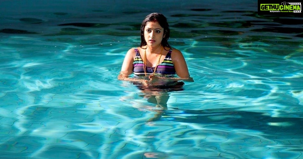 Hariprriya Instagram - For all those who asked me to write about my shooting experiences, here's one of them! 🏊♀️ Read my blog babeknows.com 😉 bit.ly/when-i-almost-drowned . Link in the bio