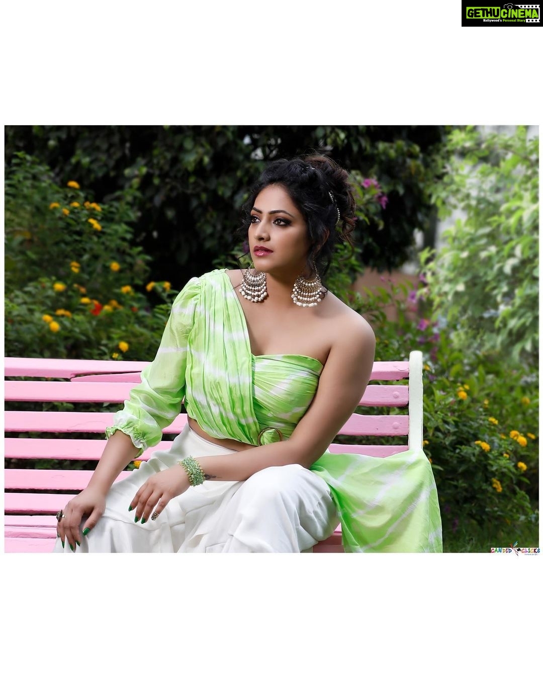 Hariprriya Instagram - Beauty attracts the eye but style captures the heart✨💚 #StylishSunday Beautiful Citrus Draped Top paired with White Skirt designed by 🤩 - @nineonine_designstudio Beautifully captured by 😍 - @candidclicks1