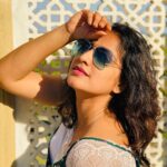 Hariprriya Instagram - ‪“Keep your face to the sun and you will never see the shadows.” ❤️ ‬